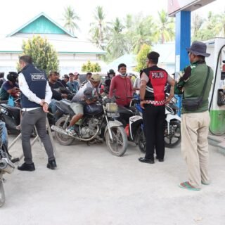 Polres Butur Awasi Distribusi BBM di SPBU Laangke, Harga Eceran Tembus Rp20 Ribu per Liter   