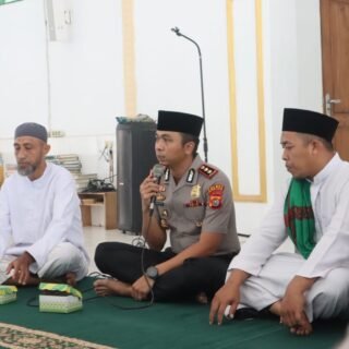 Jumat Keliling di Masjid At-Taufiq, Kapolres Butur Ajak Warga Jadi Garda Terdepan Jaga Kamtibmas